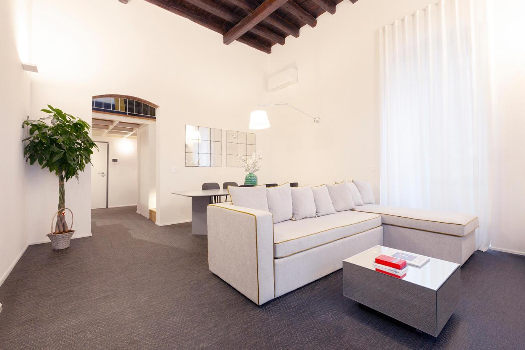 Leukos Luxury * Bari